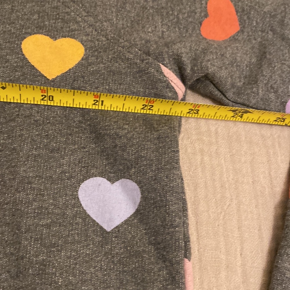 Monica + Andy Heart Patterned Gray Sweatshirt. Size M - Picture 6 of 6